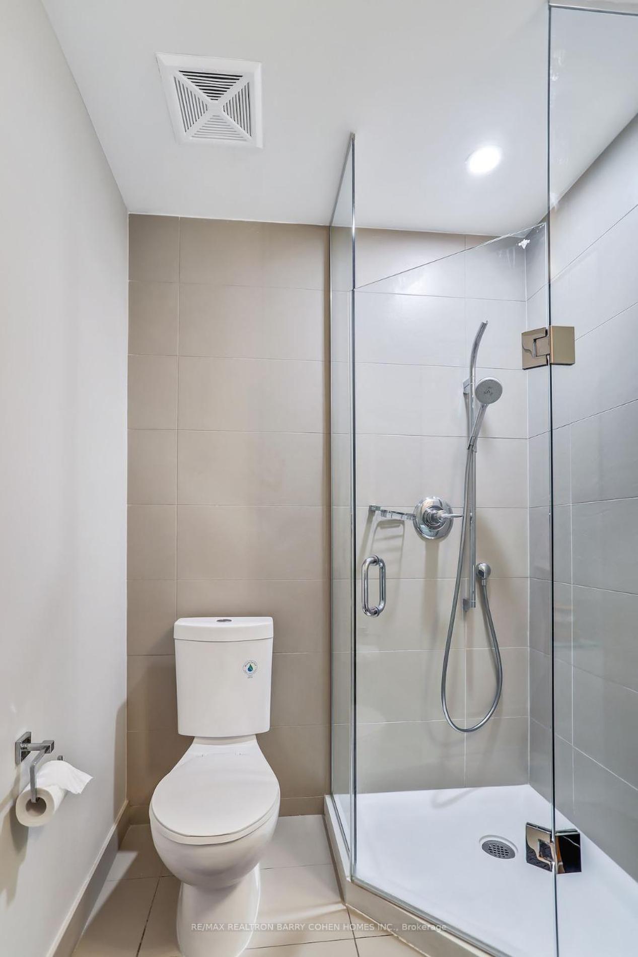 Downtown Suites With Free Parking Торонто Екстериор снимка