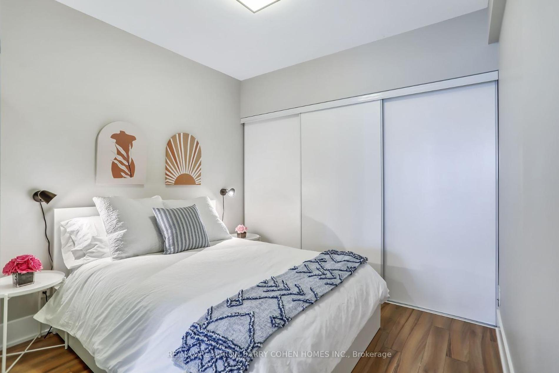 Downtown Suites With Free Parking Торонто Екстериор снимка
